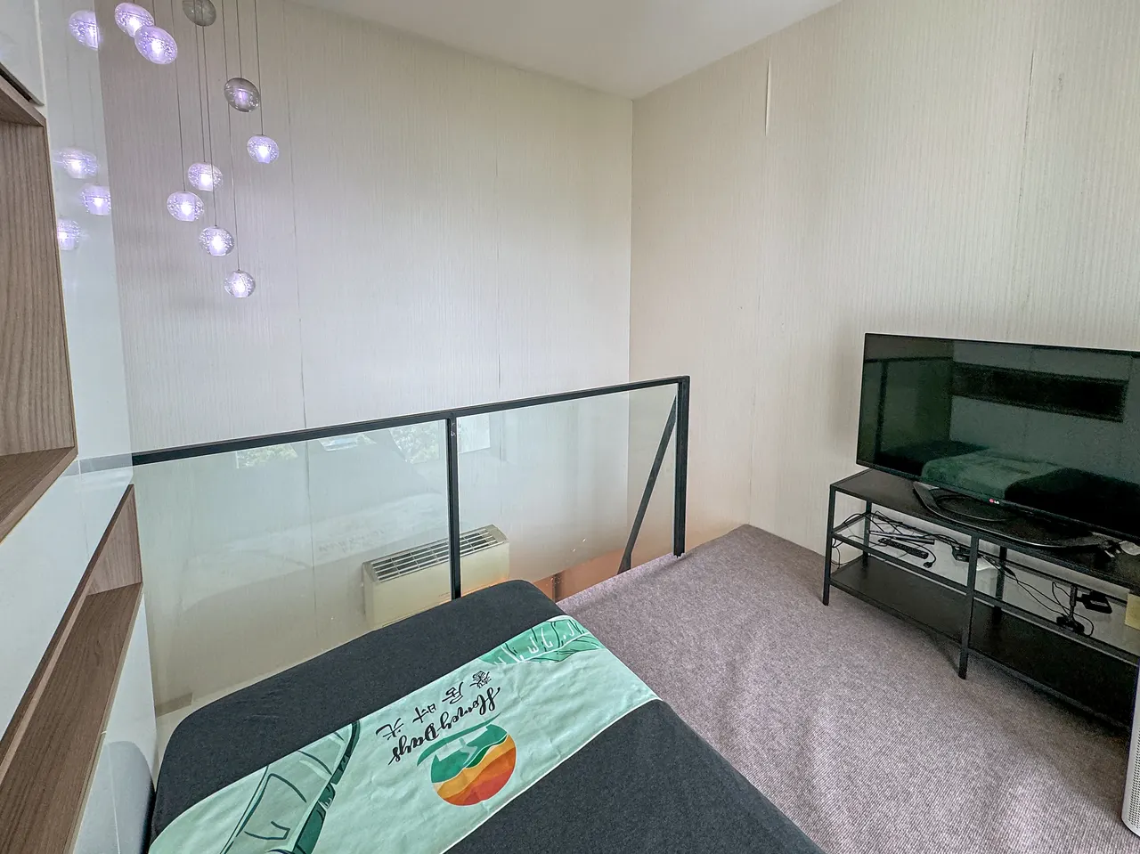 Eight Riversuites · 普通房（17 楼） · 阁楼